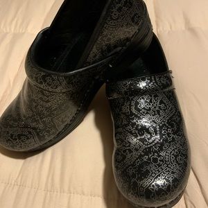 Dansko size 39
